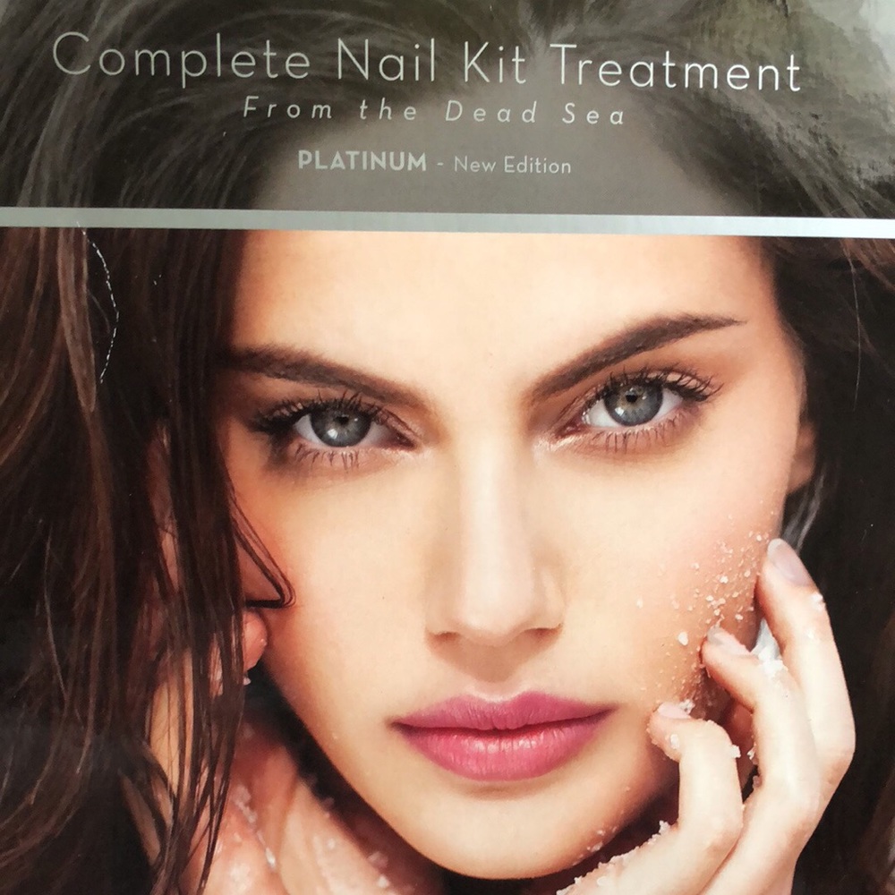 Complete nail kit